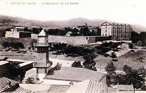 TENIET-EL-HAAD - MOSQUEE ET BORDJ